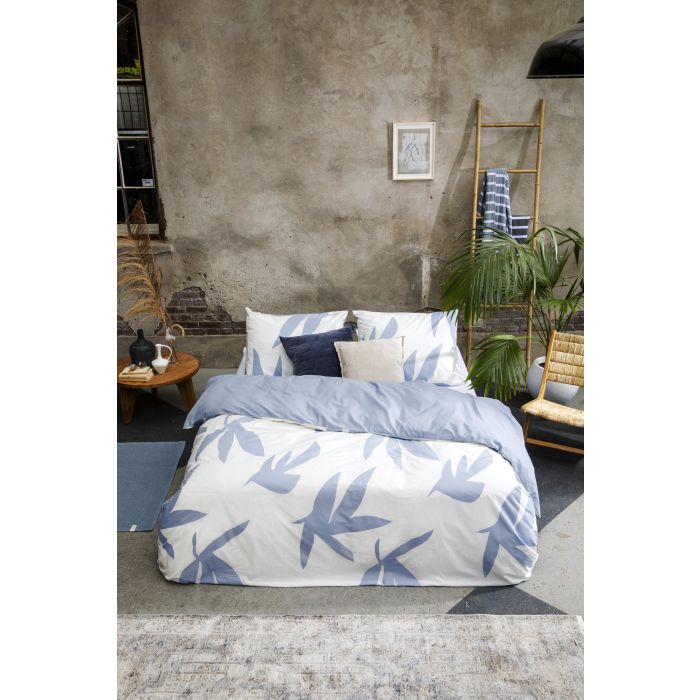 Simple Leaves dekbedovertrek 240x220cm gebroken wit/jeans blauw