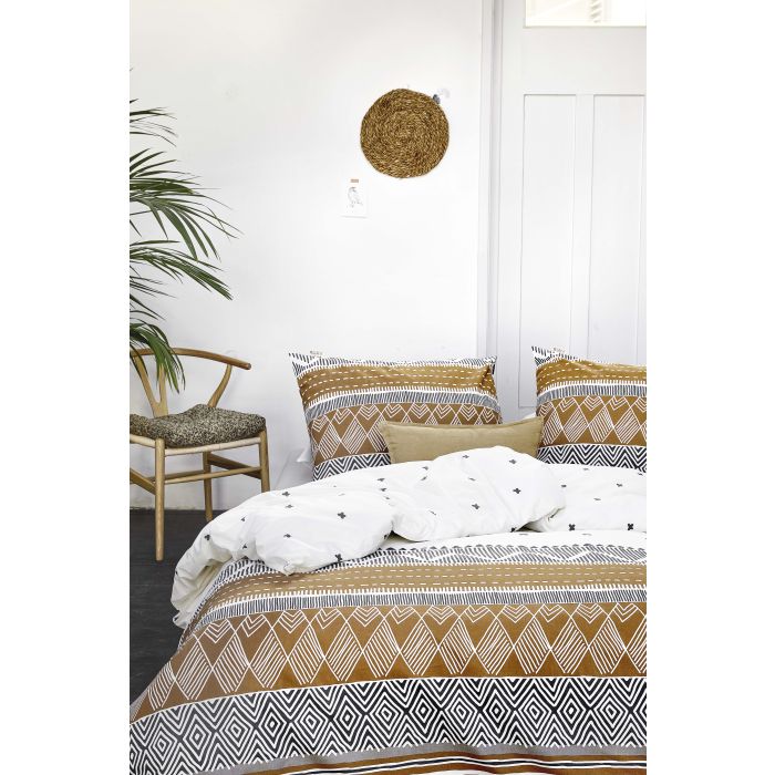 Ikat Dreams dekbedovertrek 140x220cm wit/cognac