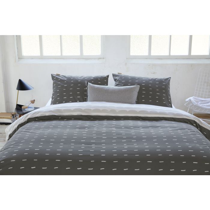 More Dashes dekbedovertrek 200x200cm off-black/grijs